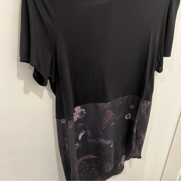 Aritzia Wilfred Black and Floral Short Sleeve Tunic - Picture 4 of 10